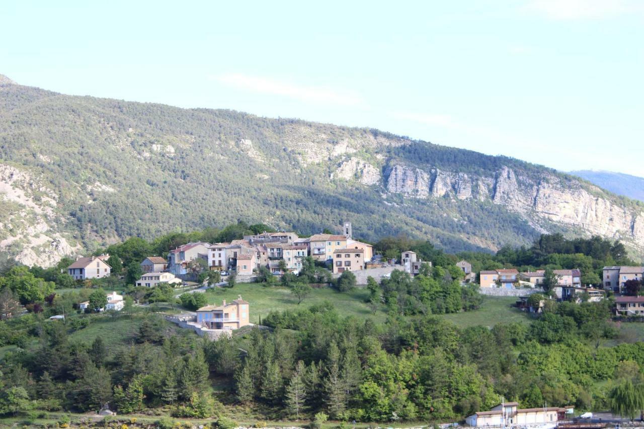 Location Vacances 5 Place Des Moulieres Saint-Julien-du-Verdon Εξωτερικό φωτογραφία